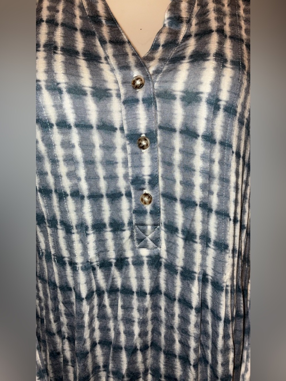 NWT Wonderly Blue Tie Dye Tunic Henley Top Large - Picture 2 of 7